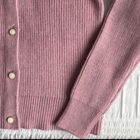 Y.A.S lilac cardigan w/ pretty cream scalloped edge Peter Pan collar. Small - Picture 4 of 10